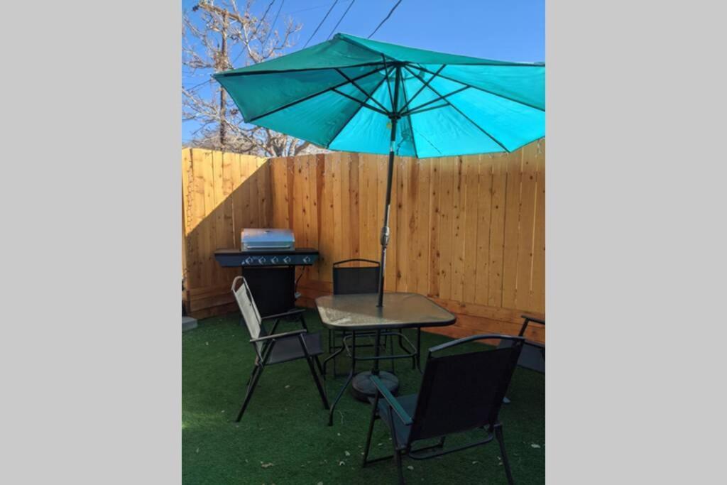 Private Hot Tub In Backyard! Luxury Studio Cottage! Play In Lake Tahoe And Relax In Carson City! Just 20 Minutes Away! Free Parking! Full Kitchen! Pet Friendly! Exterior photo