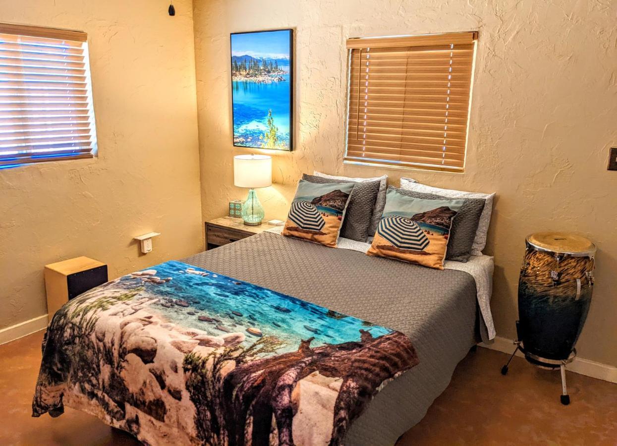 Private Hot Tub In Backyard! Luxury Studio Cottage! Play In Lake Tahoe And Relax In Carson City! Just 20 Minutes Away! Free Parking! Full Kitchen! Pet Friendly! Exterior photo